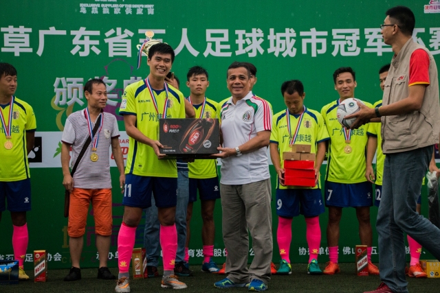 北京男篮与所罗门达成签约协议 2米08蓝领内线