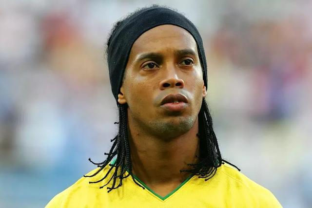 米勒压哨绝杀黄蜂险胜活塞 火箭大胜马刺27分